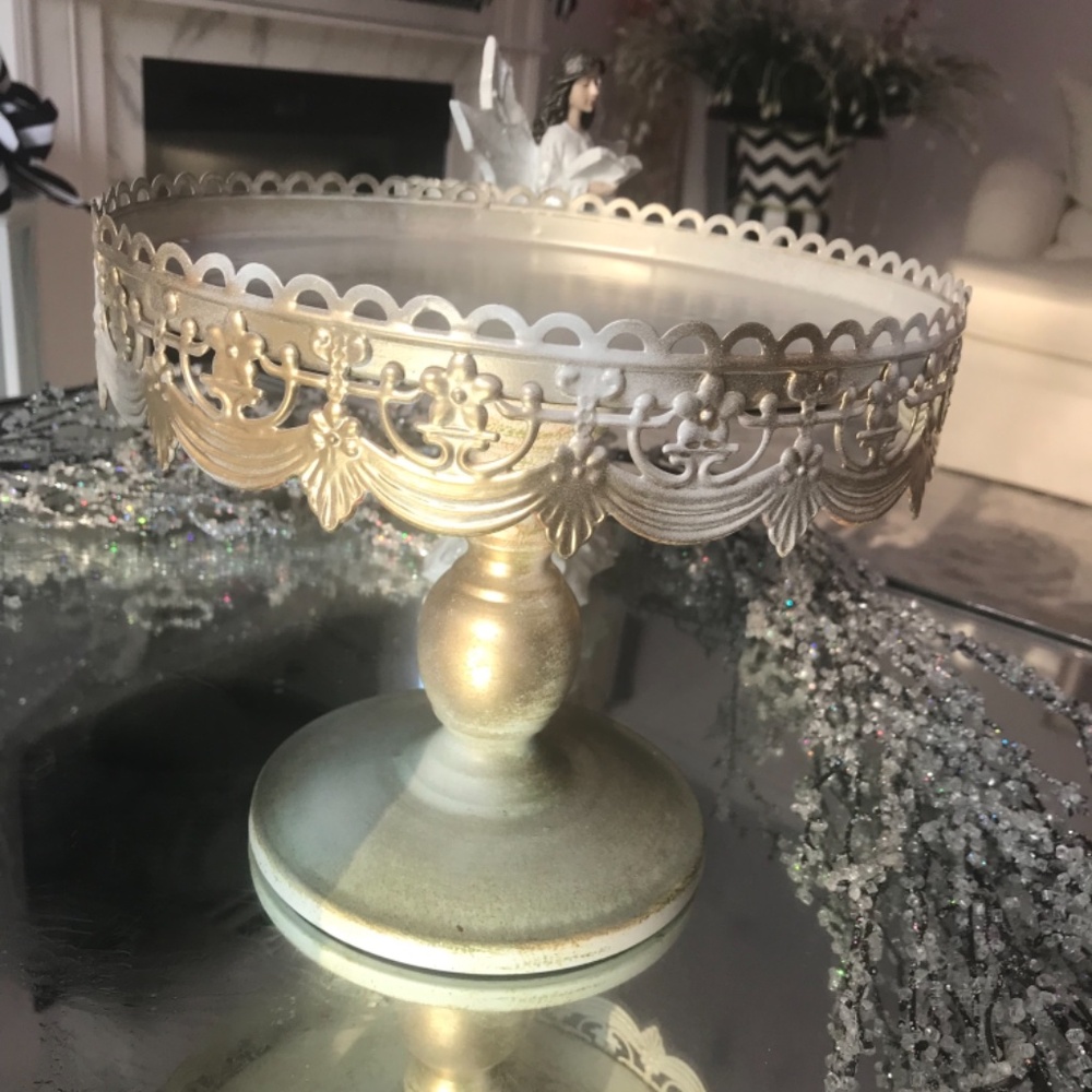 Pedestal - Picture 2 of 5